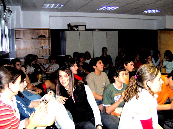 Selekta kolektiboaren emanaldiko ikuslegoa 6.jpg